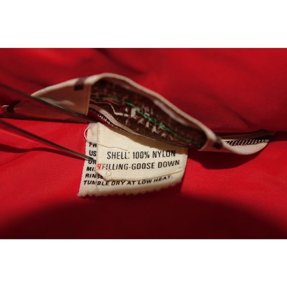 REI Vest Men's Size Small Goose Down Red Puffer Pacific Northwest Seattle Retro - Picture 8 of 9